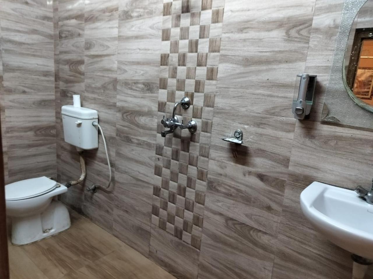 Ds Residency Varanasi-Prime Location-Parking Экстерьер фото