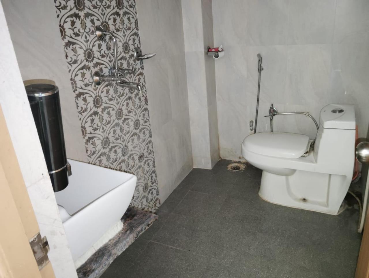 Ds Residency Varanasi-Prime Location-Parking Экстерьер фото