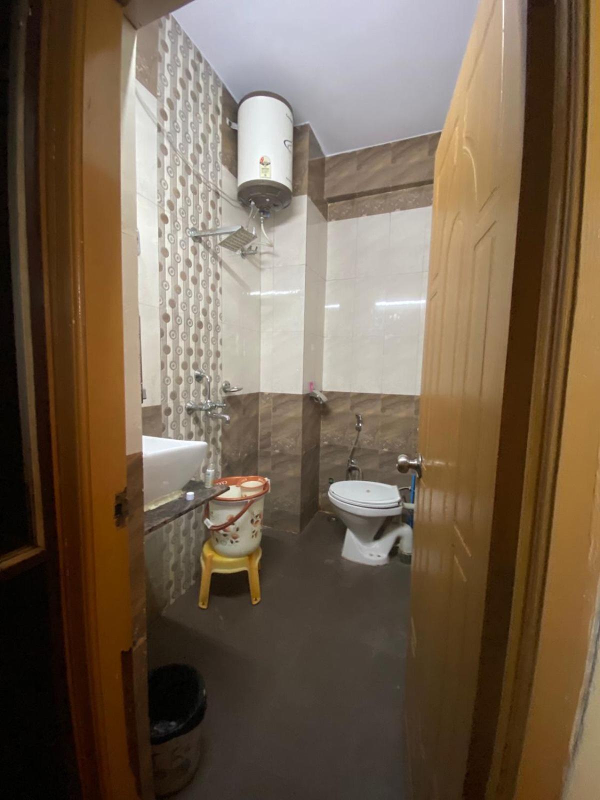 Ds Residency Varanasi-Prime Location-Parking Экстерьер фото